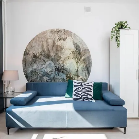 Urban Escape Koszykowa * ワルシャワ