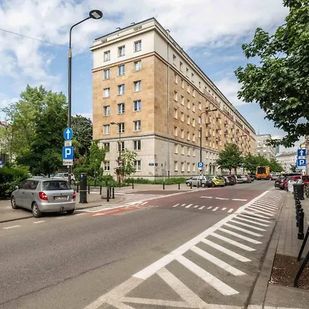 Urban Escape Koszykowa * Warschau