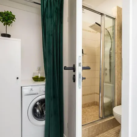 Urban Escape Koszykowa * Warschau