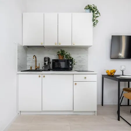 Urban Escape Koszykowa Апартаменты *